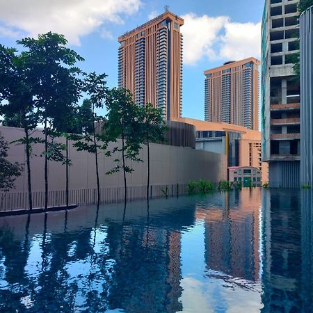 Lotus Infinity Pool At Lucentia Apartment Kuala Lumpur Exterior photo