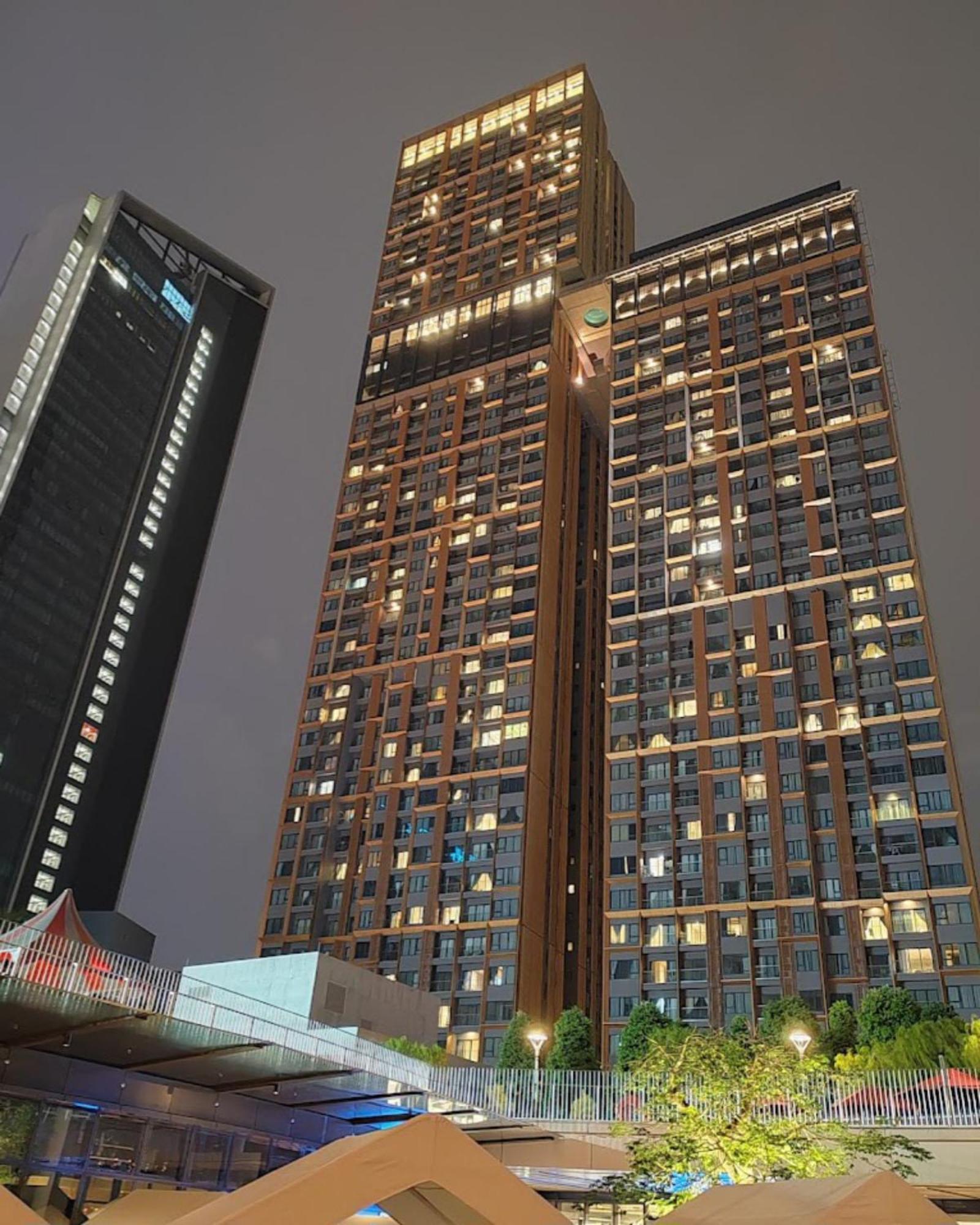 Lotus Infinity Pool At Lucentia Apartment Kuala Lumpur Exterior photo